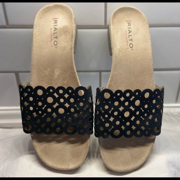 RIALTO SLIP ON SANDALS - Picture 2 of 5